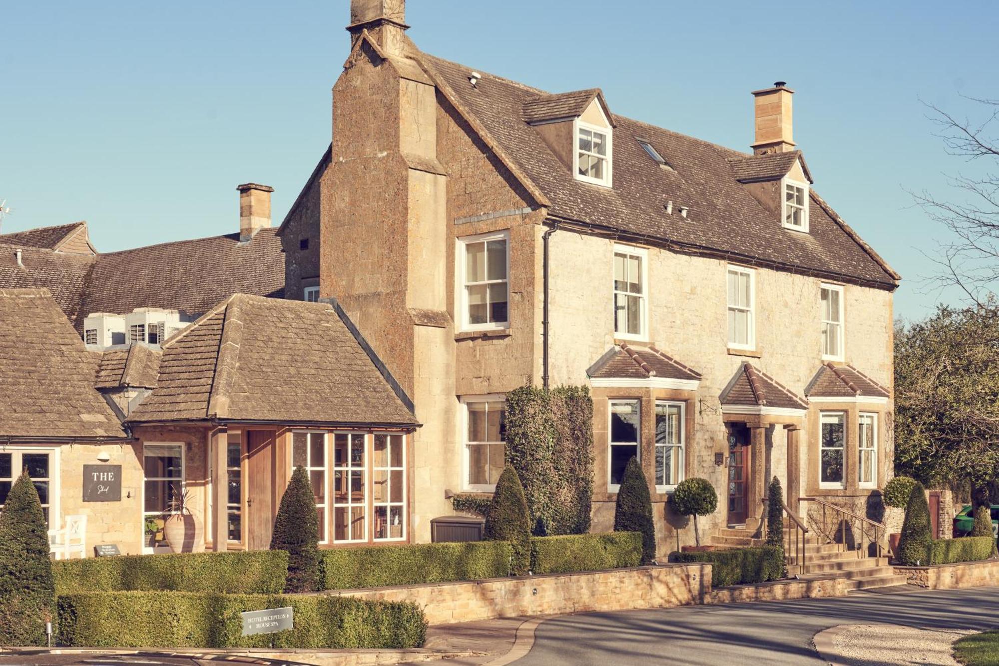 Dormy House Hotel Broadway  Bagian luar foto
